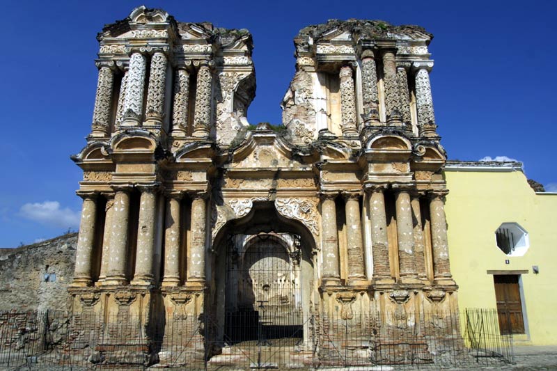 antigua y nueva iglesia tranaman