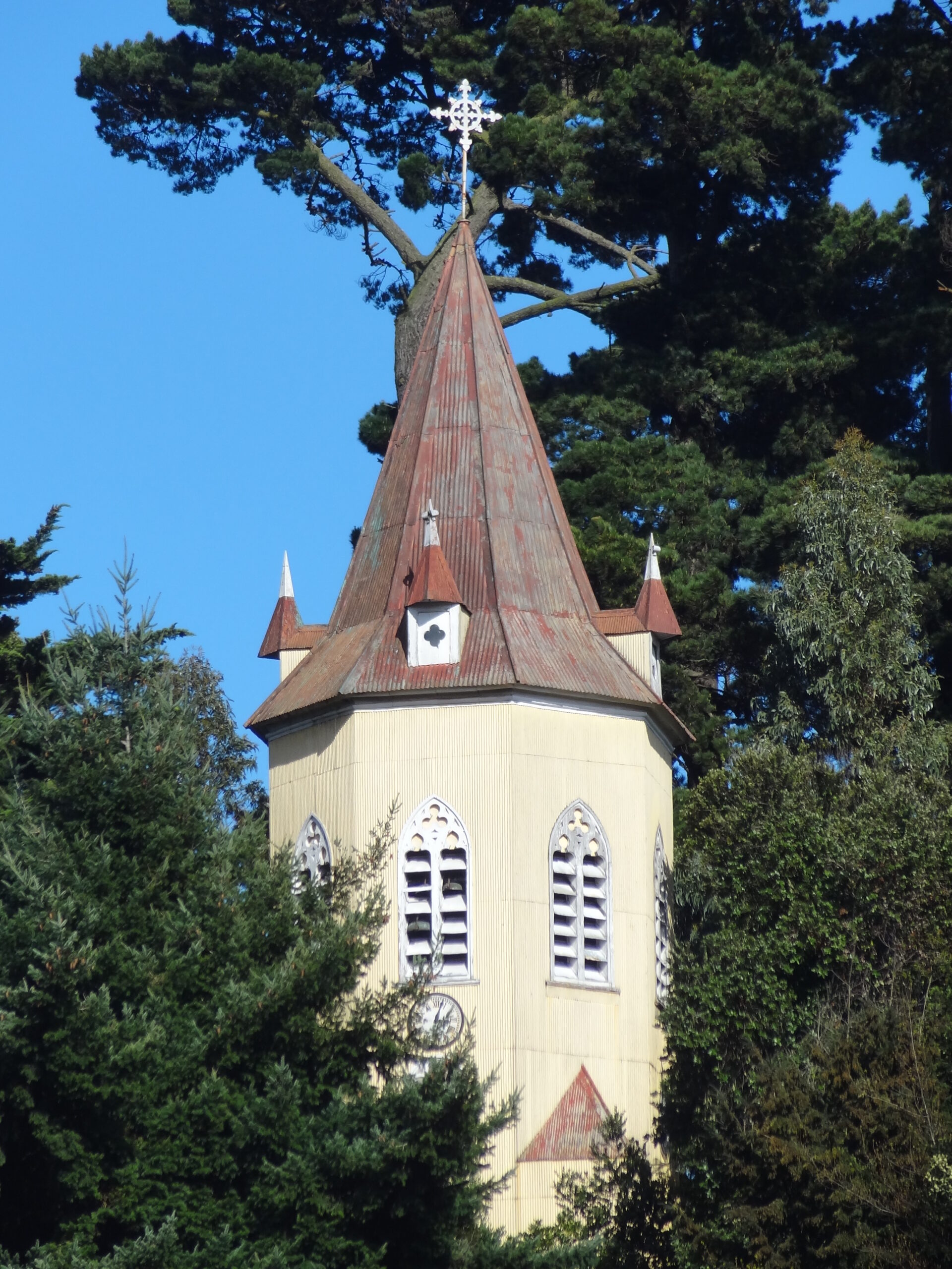 campanario colegio san javier puerto montt scaled