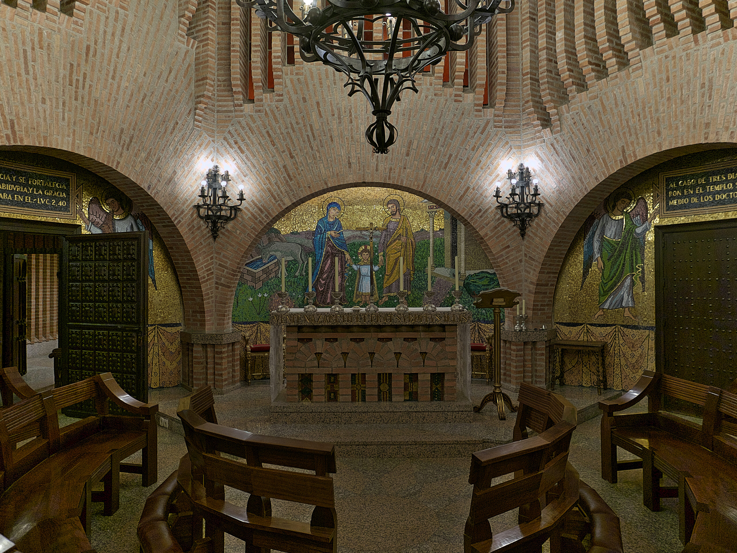 capilla sagrada familia quilanto frutillar scaled