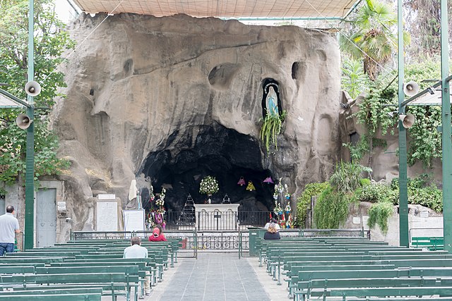 gruta de lourdes quinta normal