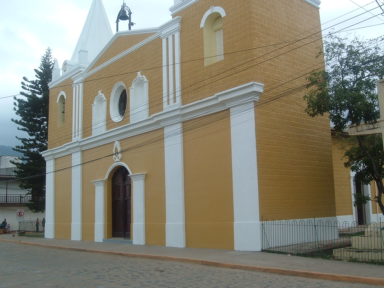iglesia catolica de trupan