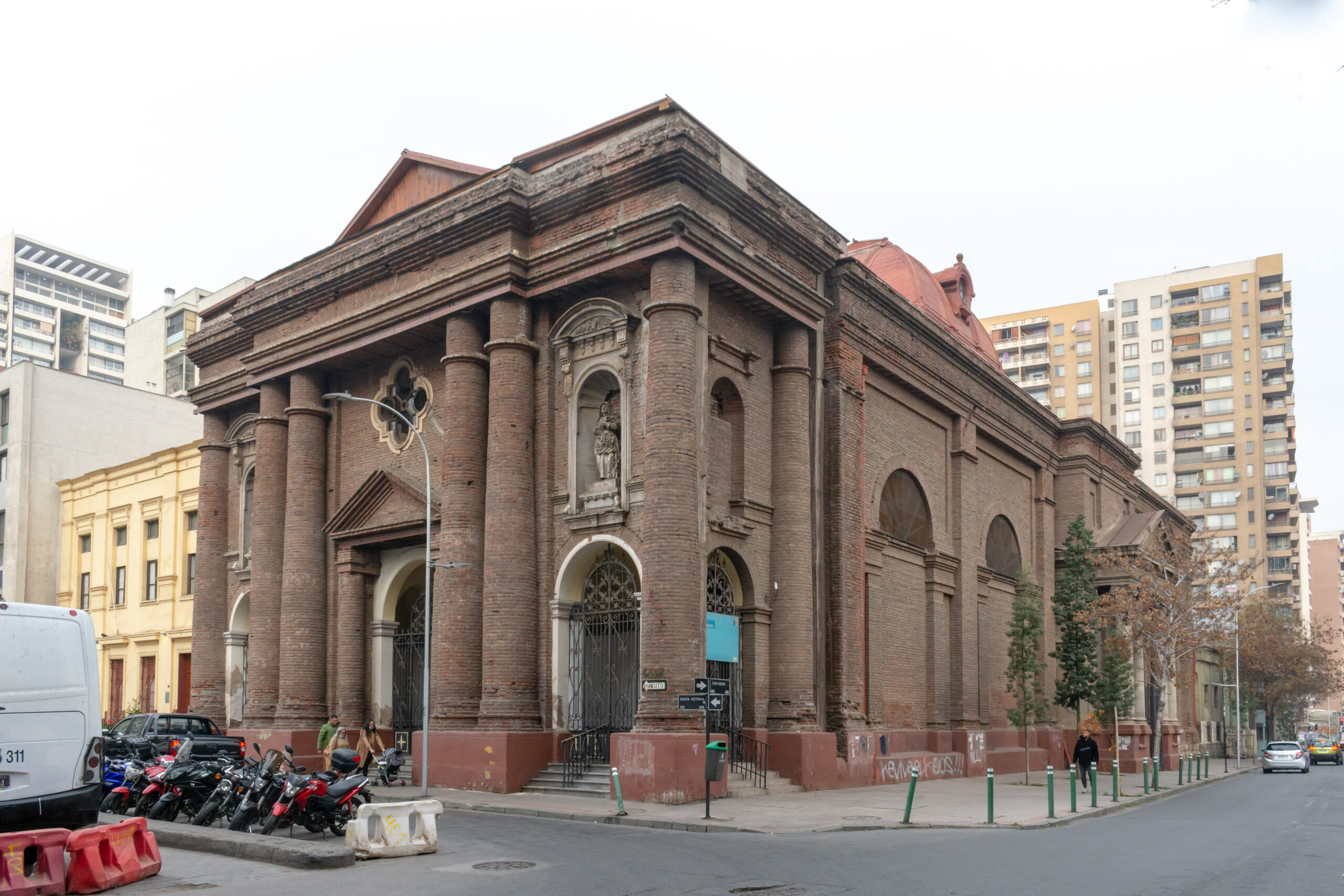 iglesia de san isidro labrador santiago scaled