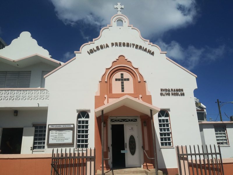 iglesia los robles los montes