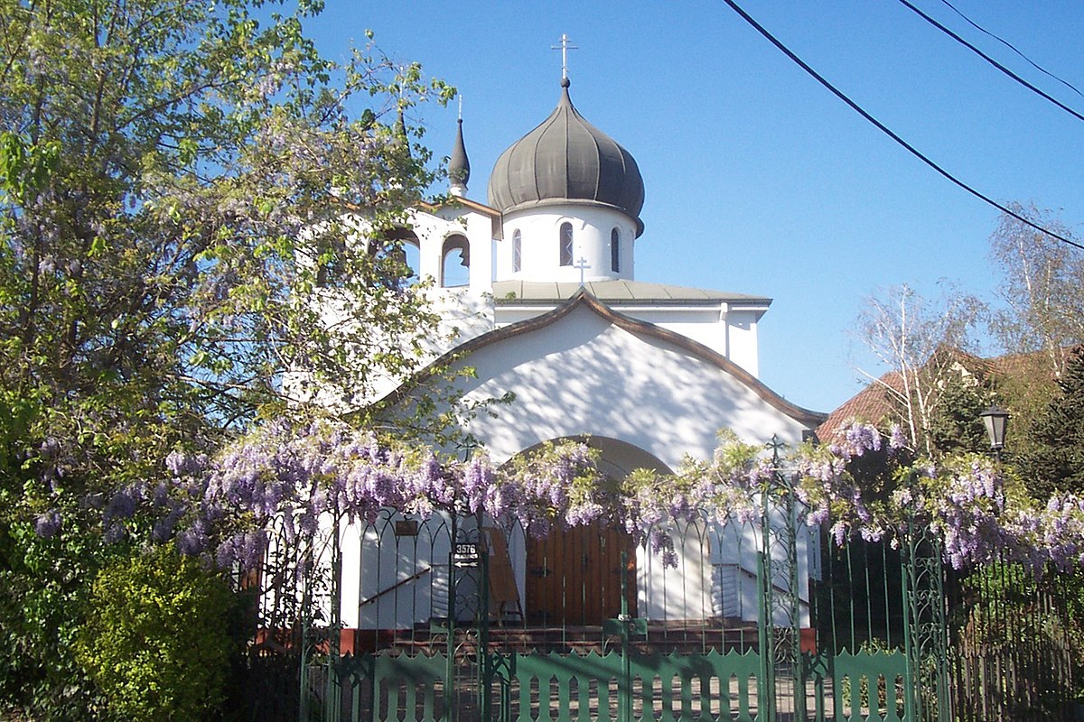 iglesia ortodoxa rusa de la santisima trinidad y el icono de la santisima virgen de kazan nunoa