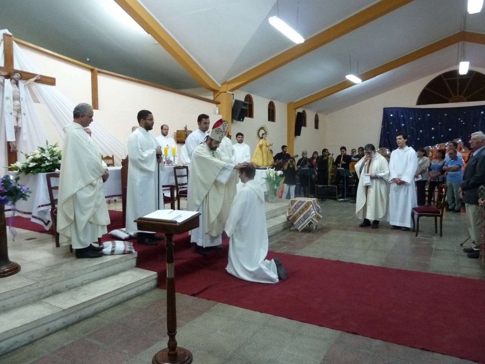 parroquia santa cruz arica