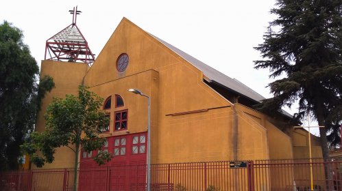 parroquia santa cruz de estacion central santiago